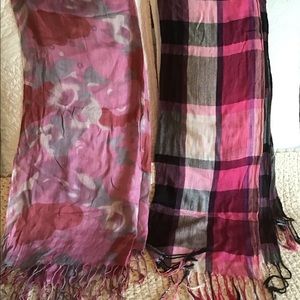 2 scarves